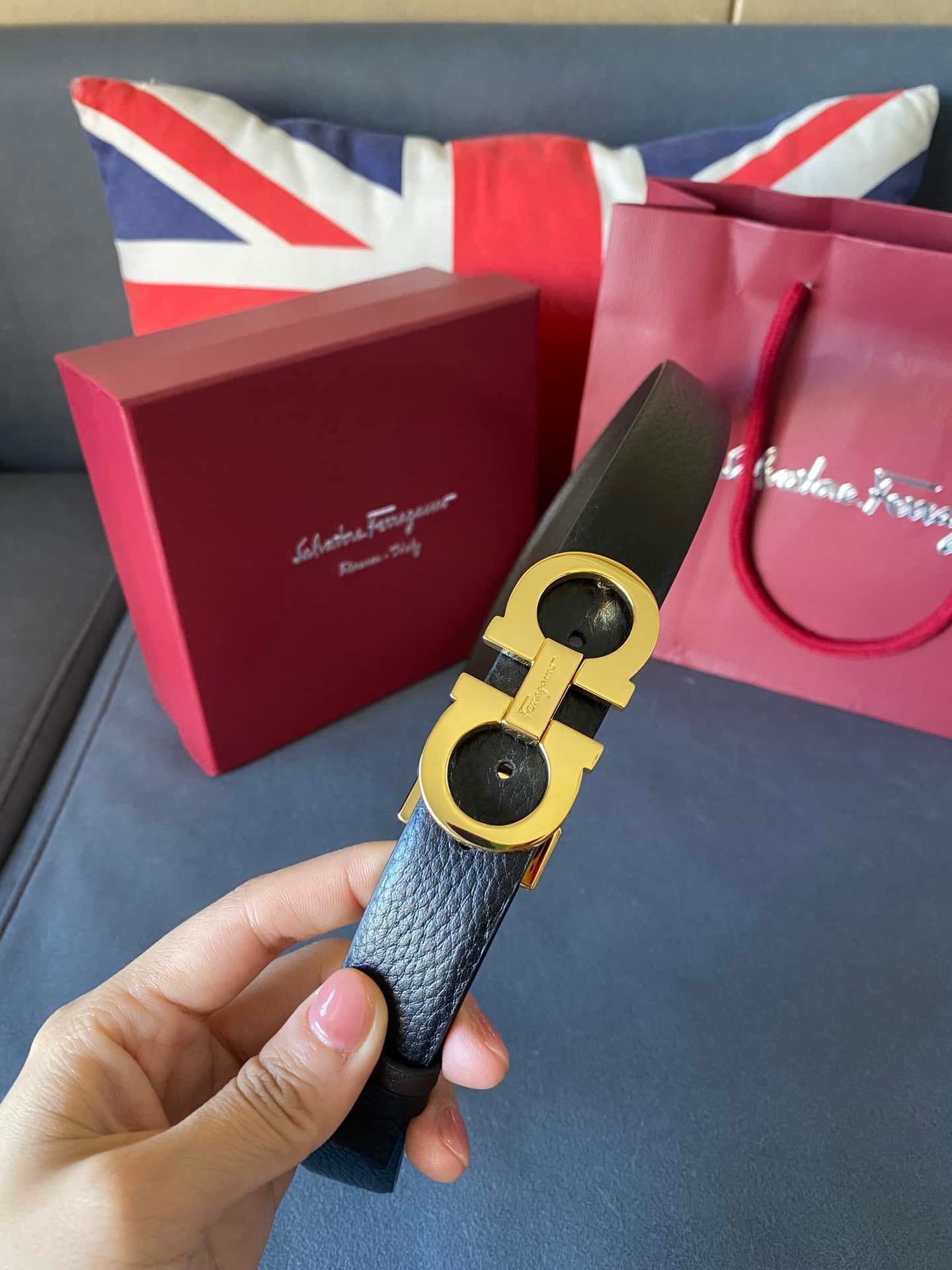 Salvatore Ferragamo Gancini Black Leather Belt With Gold Metal Buckle 2.5Cm