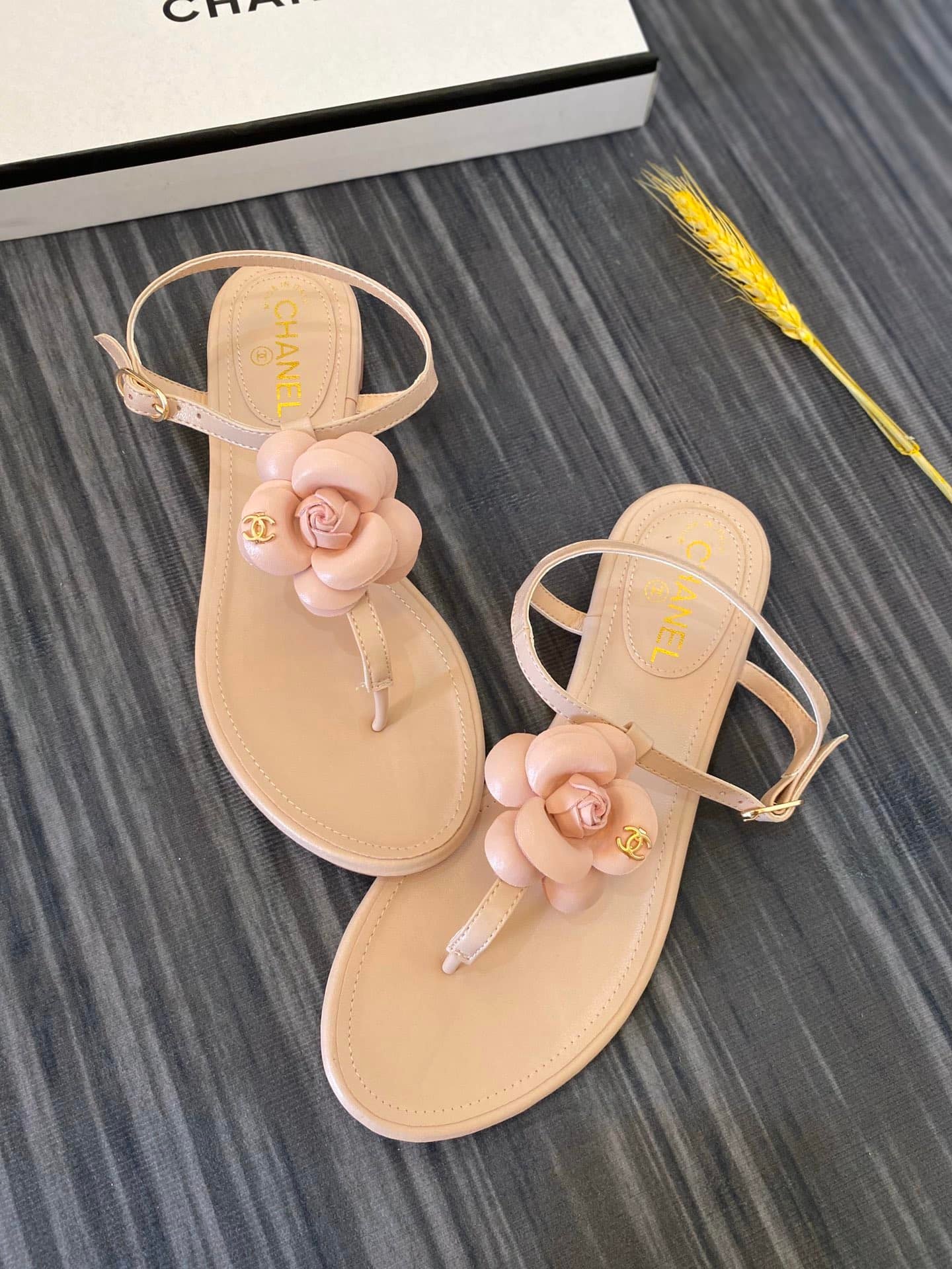 Ch**el Jelly Rubber Camellia Sandals Pink