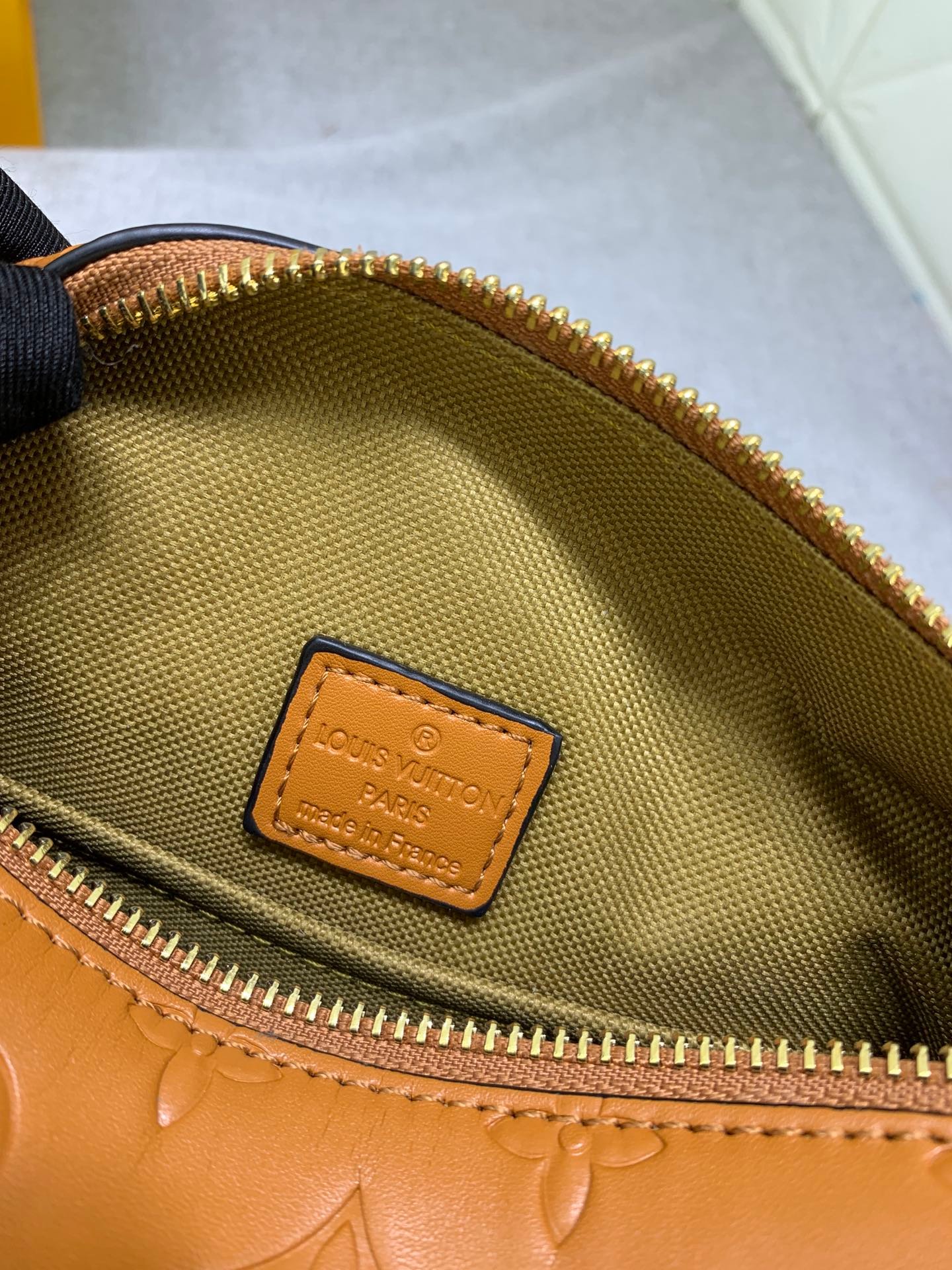 L0vis Vvtt0n Side Trunk Brown 21Cm M21741