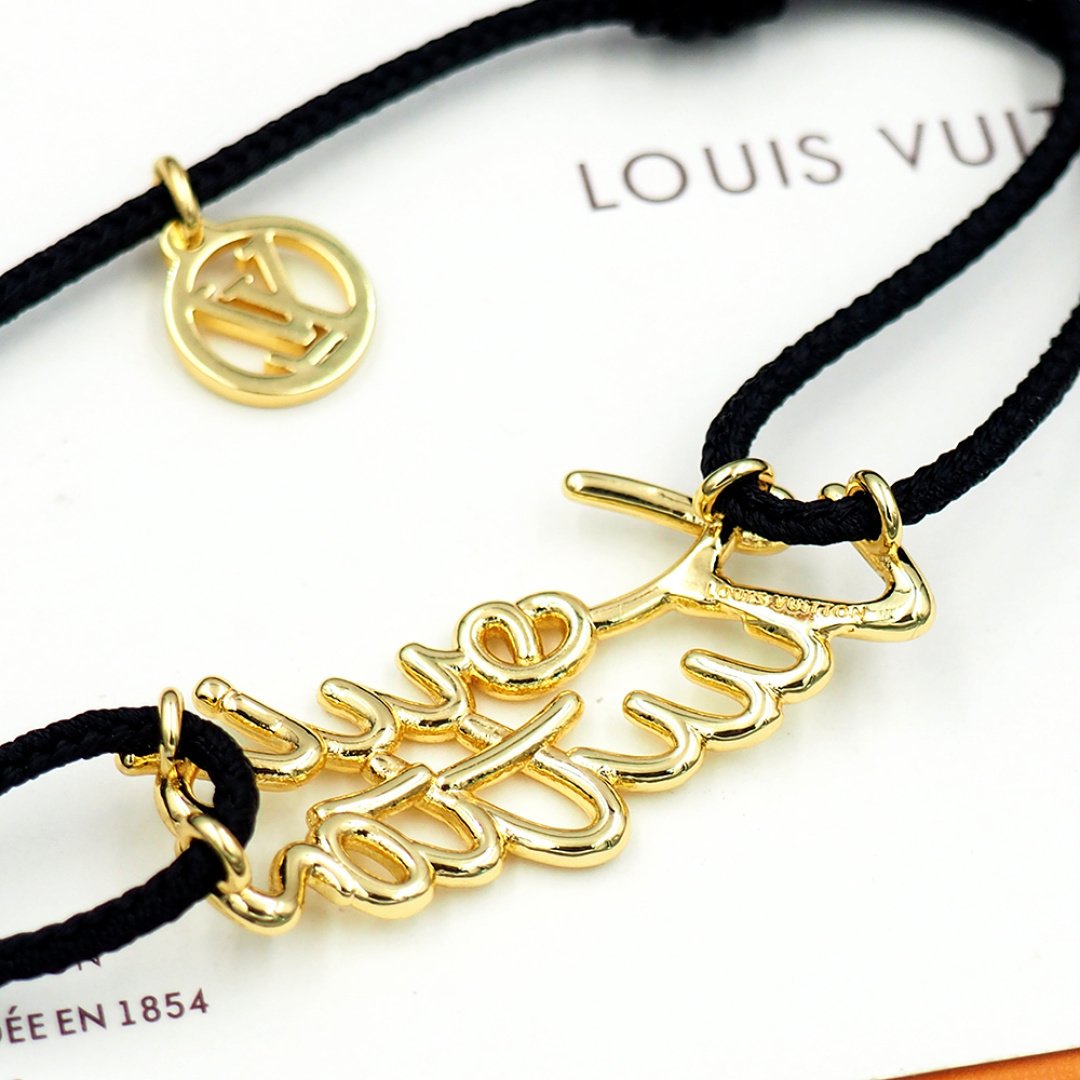 L0vis Vvtt0n Lv Script Bracelet Black Gold M4437Z