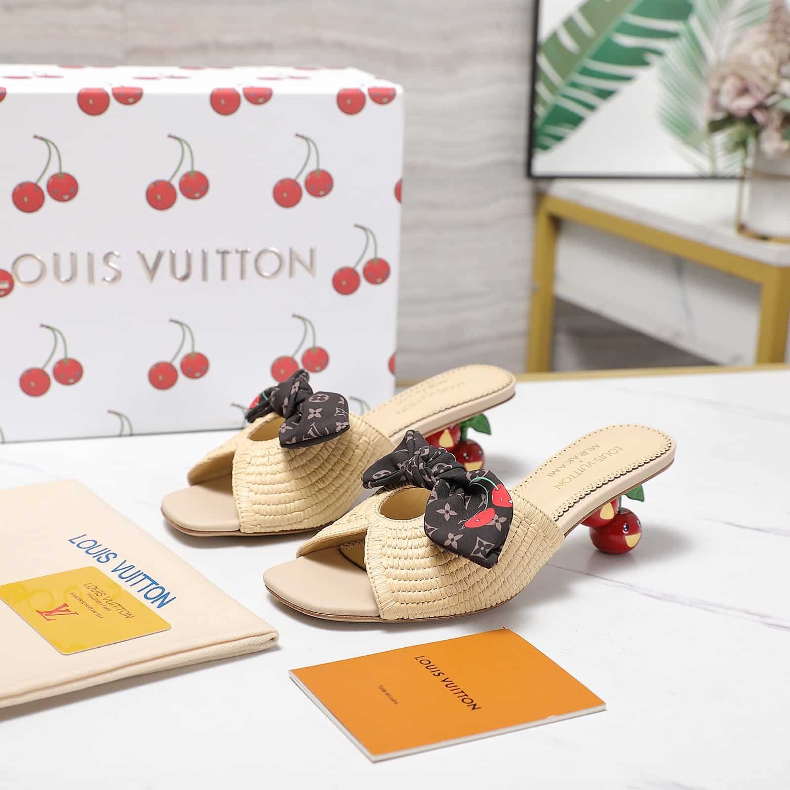 L0vis Vvtt0n X Takashi Murakami Cherie Mule Beige 1Ahlsq