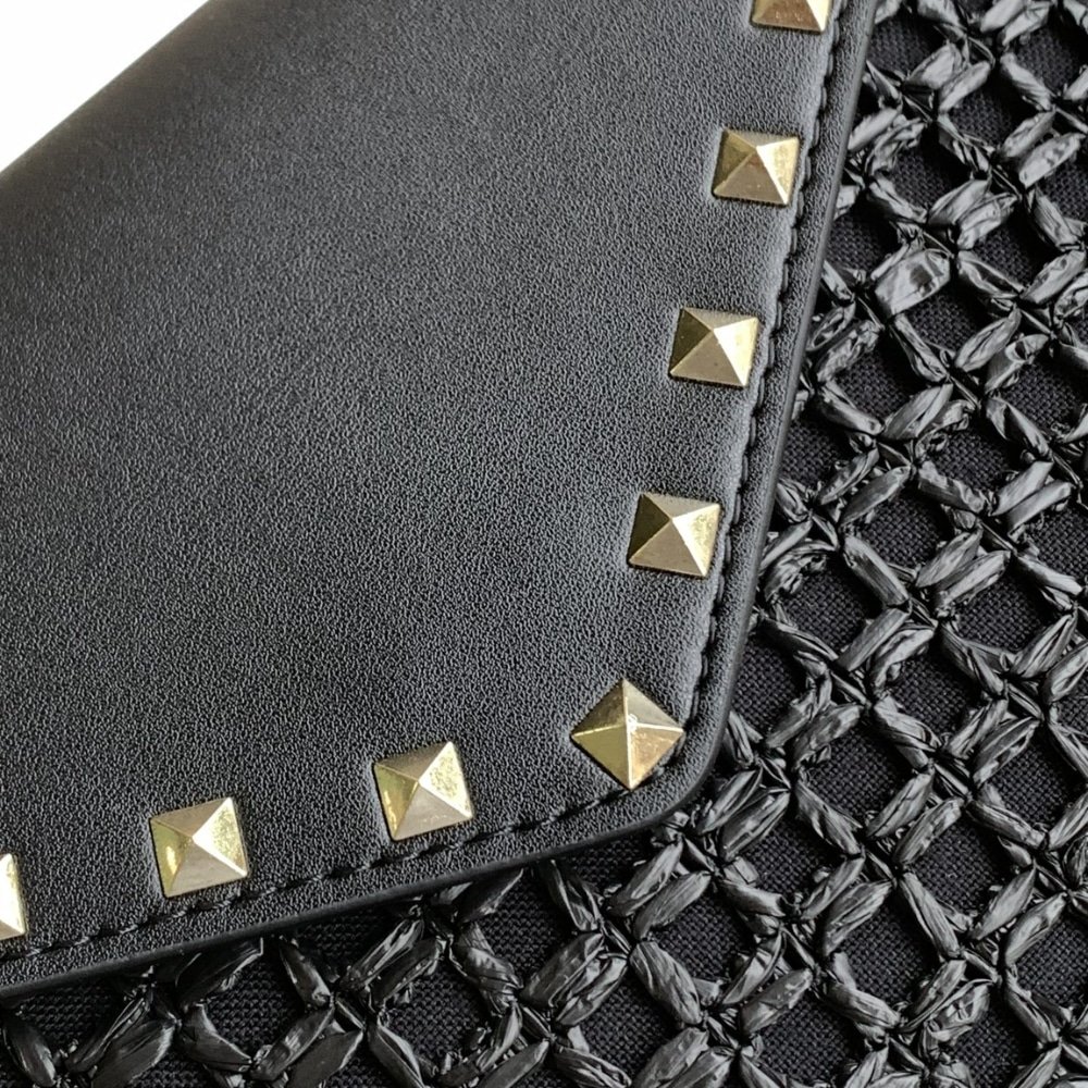 Va1e*ntin0 Garavani Rockstud Raffia Clutch Bag In Black 28Cm