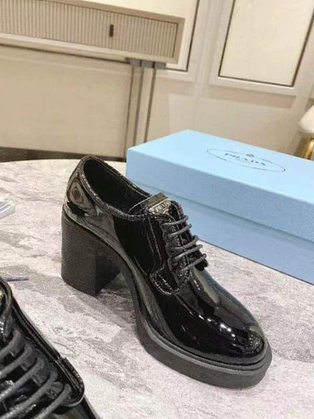 Pra*a Heeled Brushed Leather Lace-Ups Shiny Black