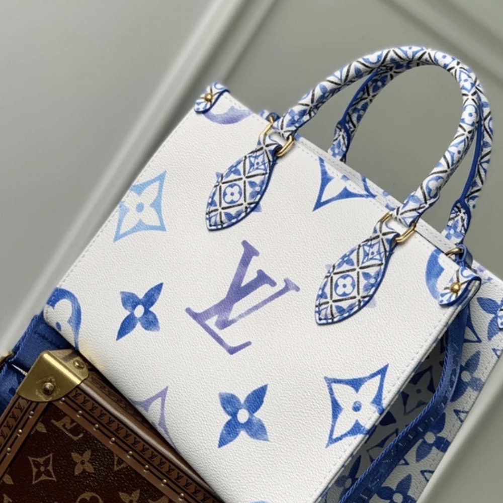 L0vis Vvtt0n Onthego PM By The Pool Bag Blue 25Cm