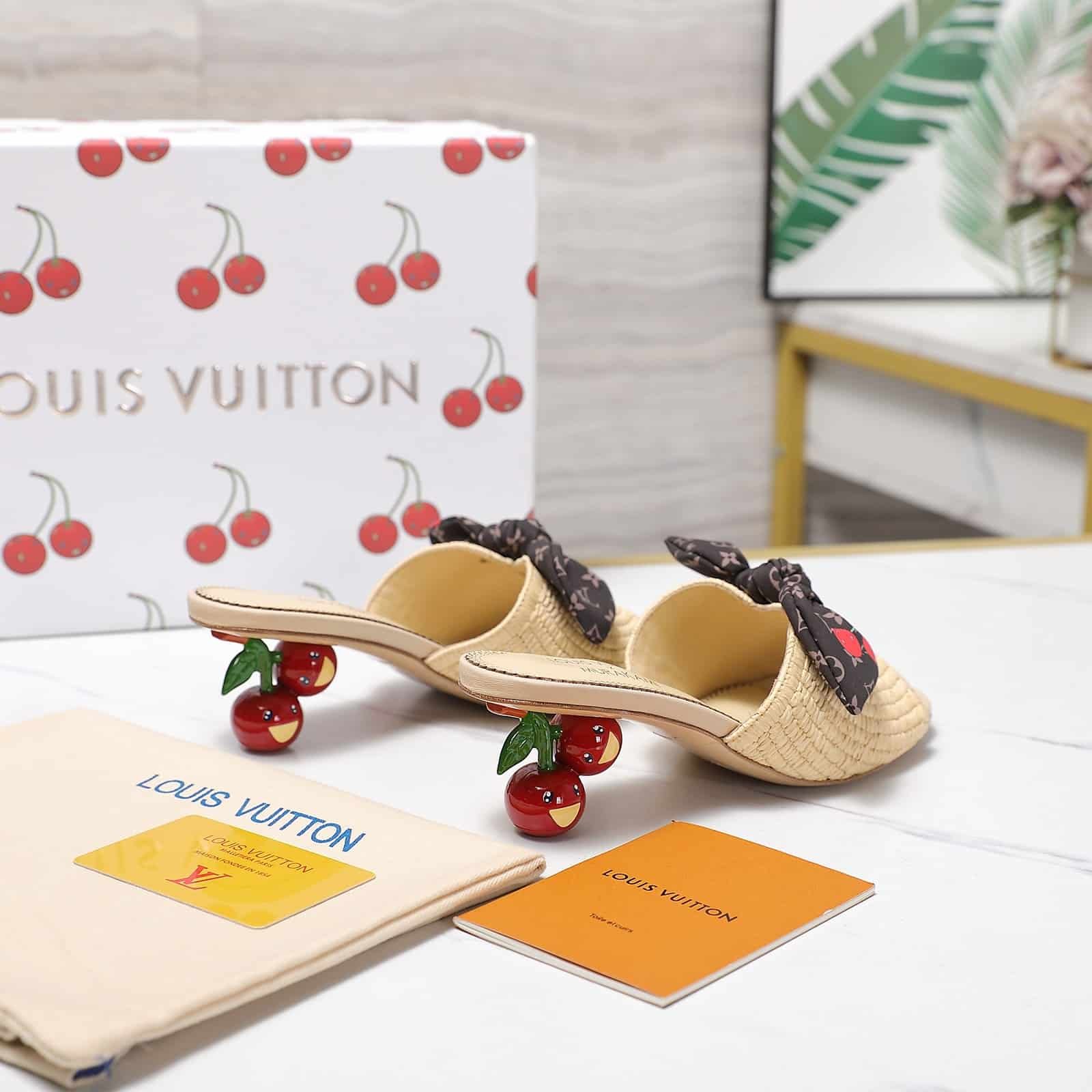 L0vis Vvtt0n X Takashi Murakami Cherie Mule Beige 1Ahlsq