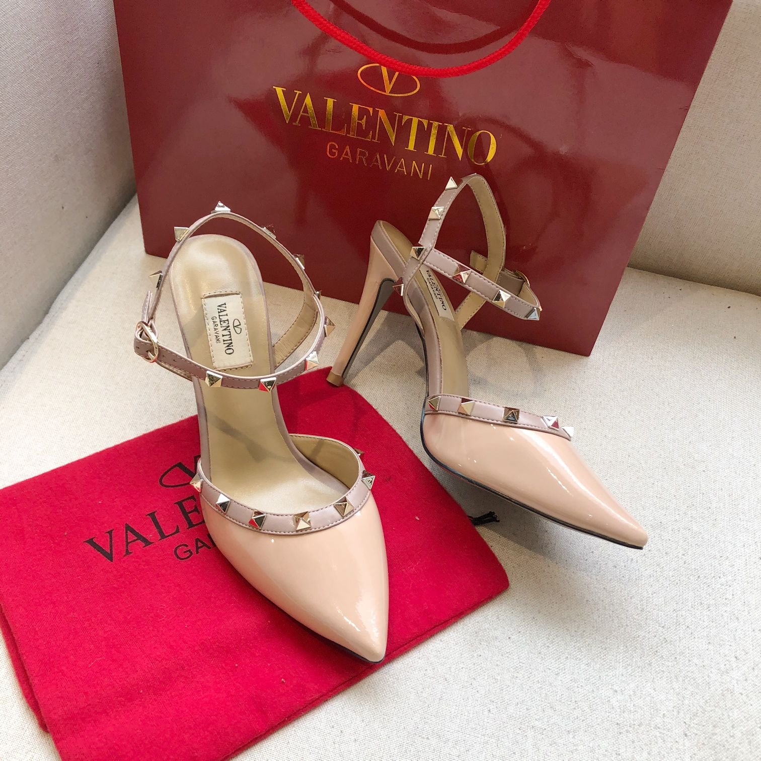 Va1e*ntin0 Rockstud Nude Slingback