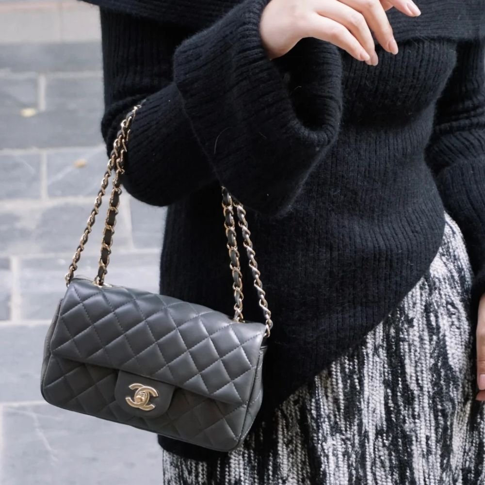 Ch**el Classic 11.12 Handbag Gold Tone Metal Black 25Cm A01112 Y01295 94305