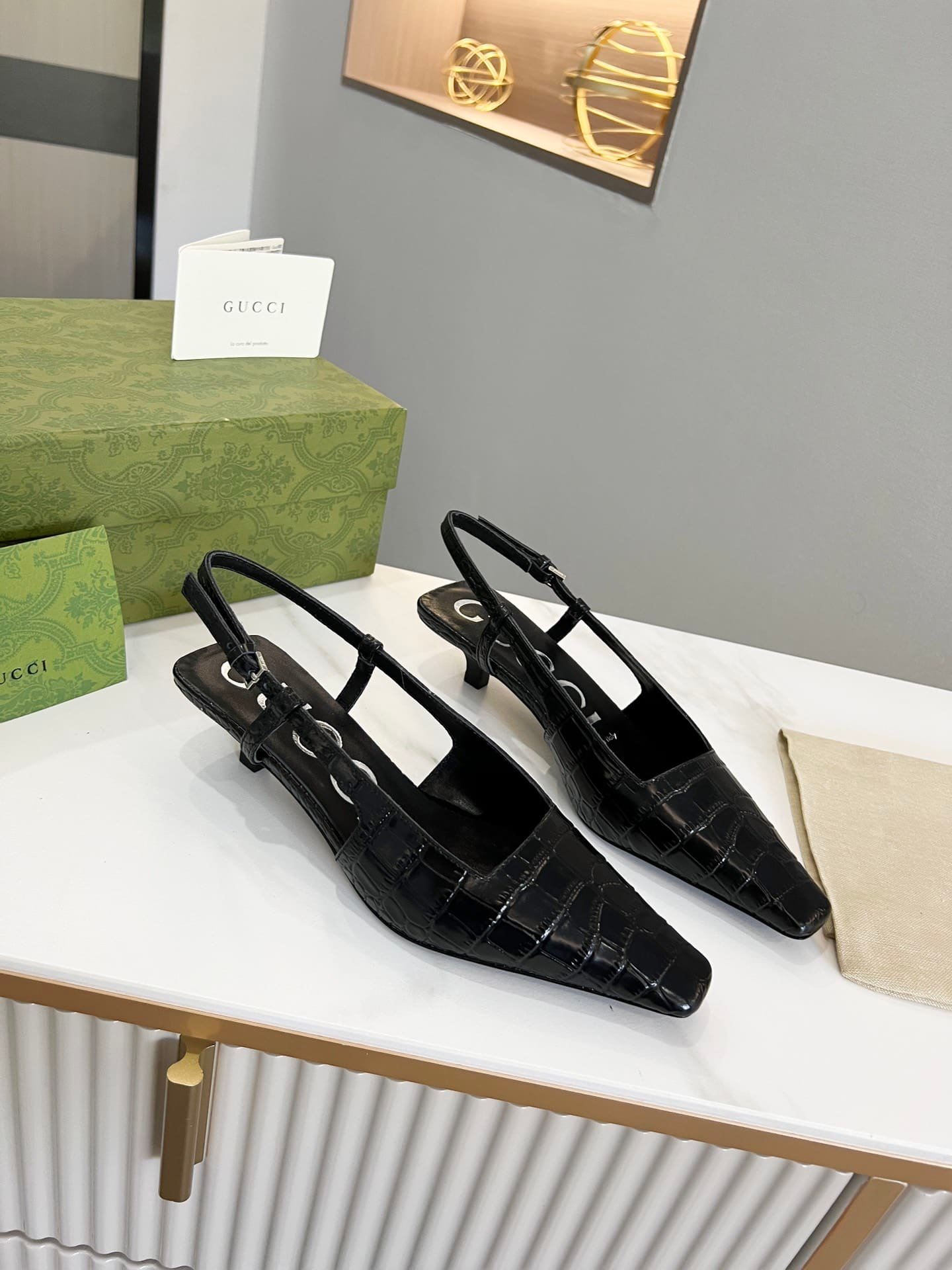 Gvc*1 Women’S Crocodile Print Pump Black 674666 Ukq00 1000