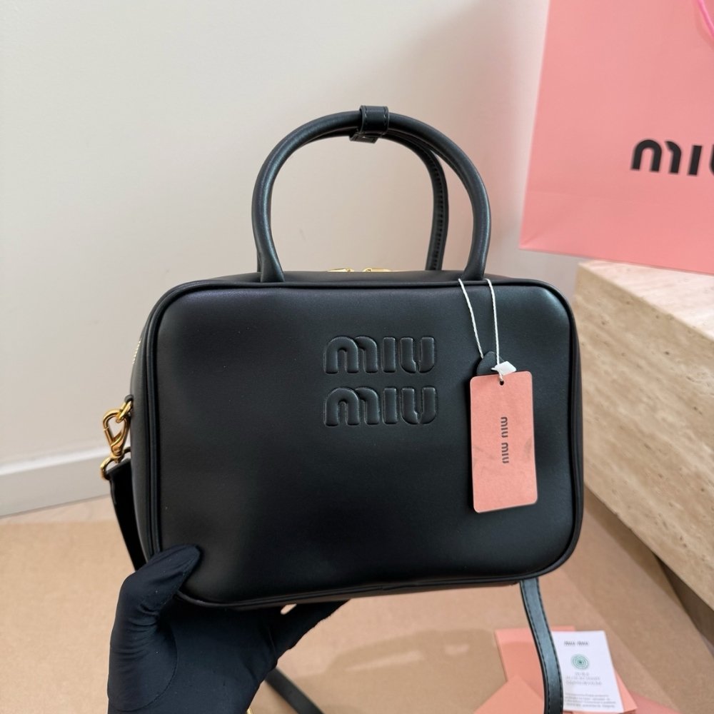 M1um1u Beau Leather Bag Black 34Cm 5BB117 2CRW F0002 V MON