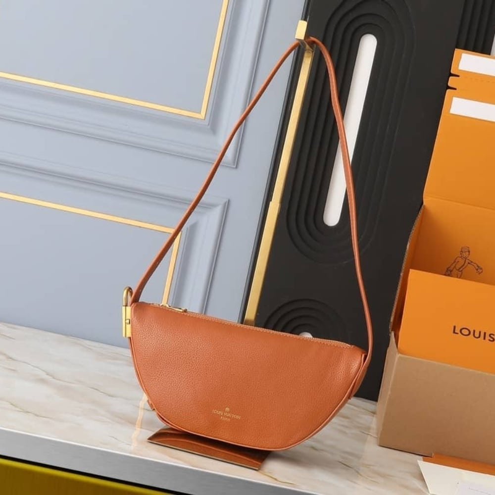 L0vis Vvtt0n Low Key Bumbag Cognac 28Cm M83546