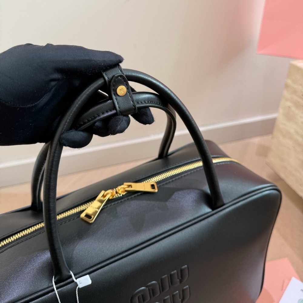M1um1u Beau Leather Bag Black 34Cm 5BB117 2CRW F0002 V MON