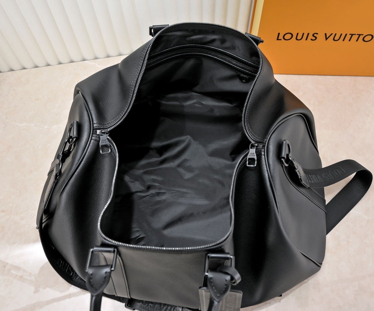 L0vis Vvtt0n Keepall Bandoulière 50 Black M21420
