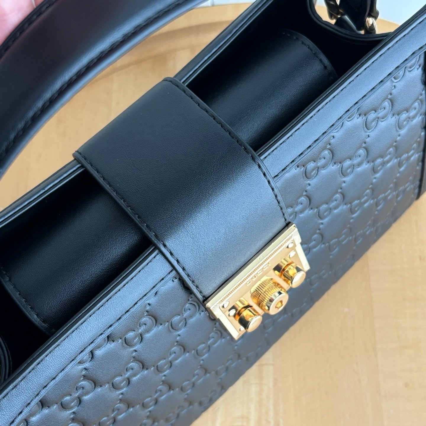 Gvc*1 Padlock Medium Top Handle Bag Black 25Cm 838992 Aafdv 1000