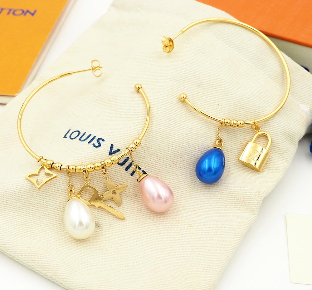 L0vis Vvtt0n Pearl Gold Charm Hoop Earrings