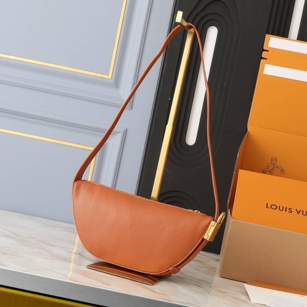 L0vis Vvtt0n Low Key Bumbag Cognac 28Cm M83546