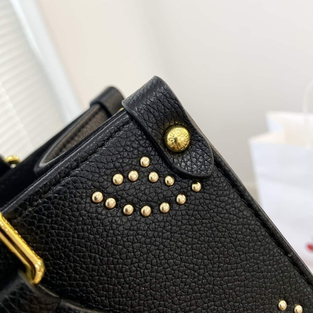 L0vis Vvtt0n Onthego PM Black 25Cm M46733