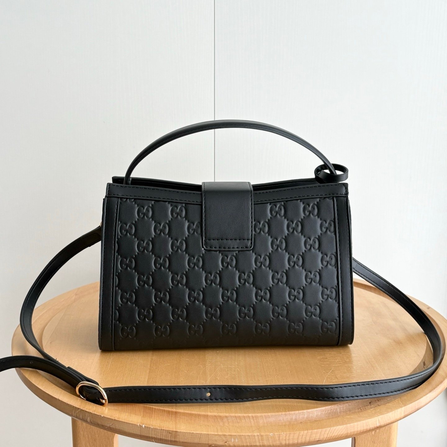 Gvc*1 Padlock Medium Top Handle Bag Black 25Cm 838992 Aafdv 1000