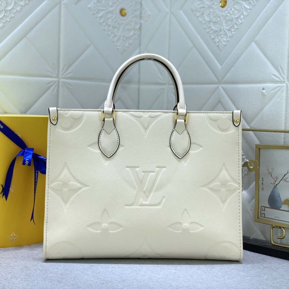 L0vis Vvtt0n Onthego MM Monogram Empreinte 35Cm M46531