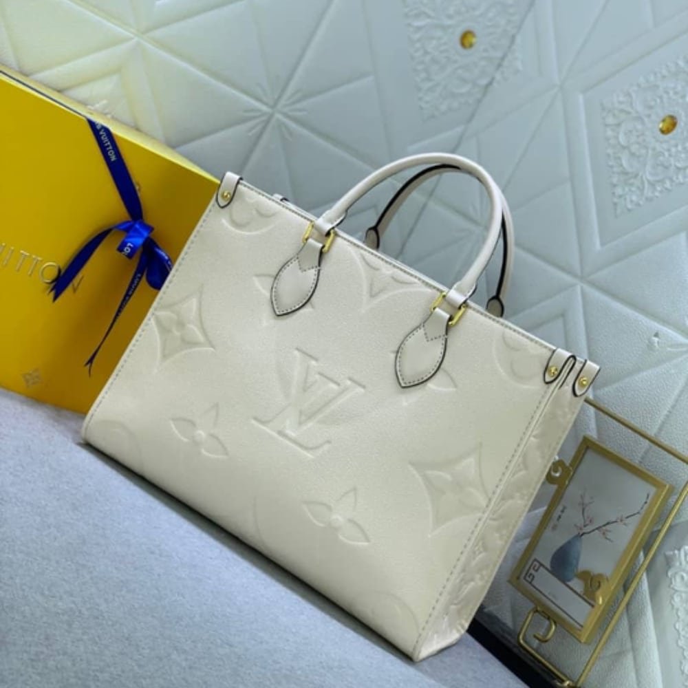 L0vis Vvtt0n Onthego MM Monogram Empreinte 35Cm M46531