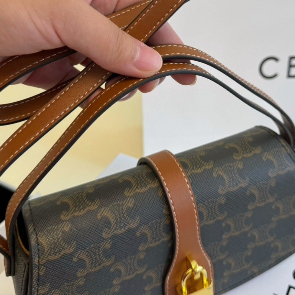 Ce1i*e Clutch On Strap Tabou In Triomphe Canvas And Calfskin Tan 20Cm 10I592Dq2 04Lu