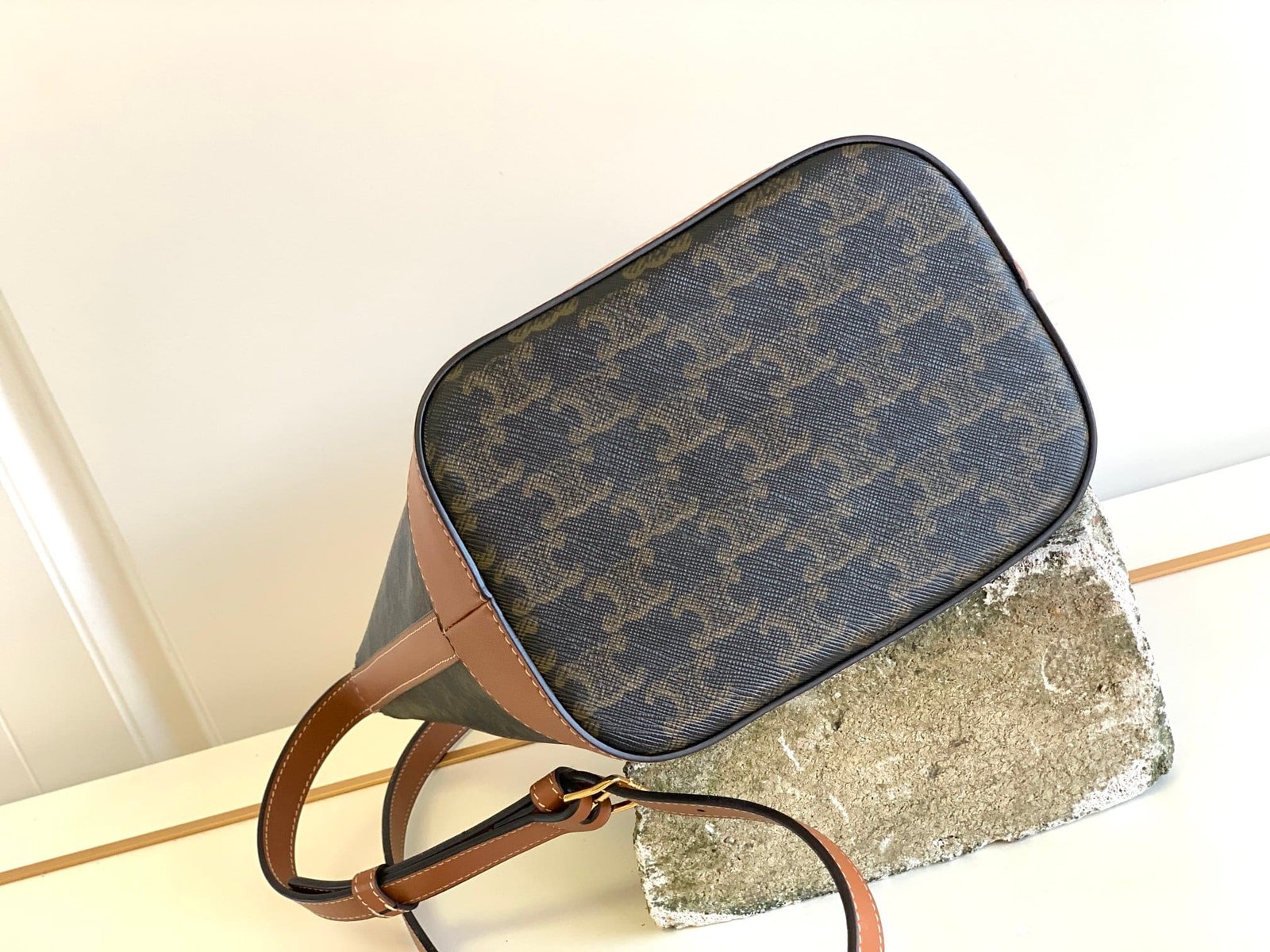 Ce1i*e Cuir Triomphe Canvas And Calfskin Ce1i*e Print Tan