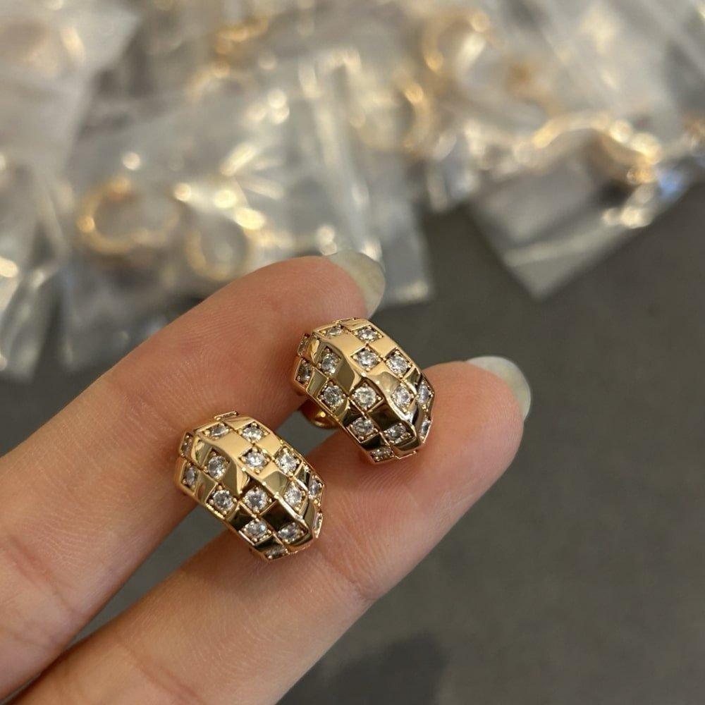 L0vis Vvtt0n Le Damier De Earings Yellow Gold Q16521