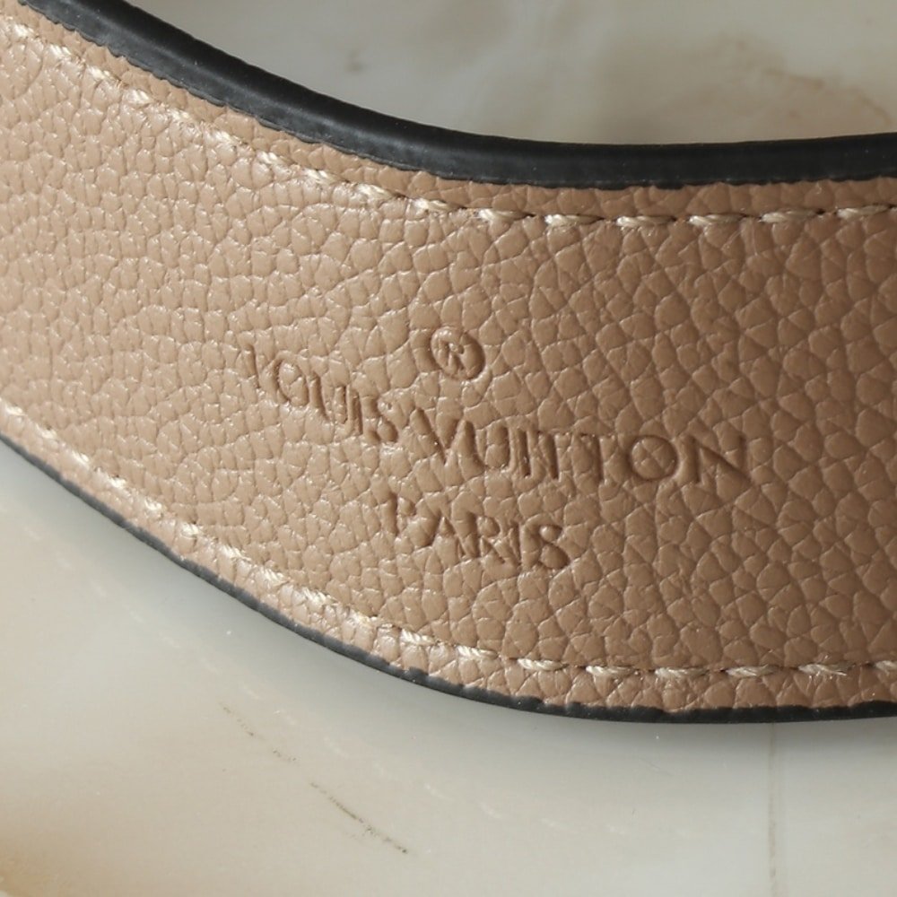 L0vis Vvtt0n Carryall PM Crème Beige 29Cm M47180