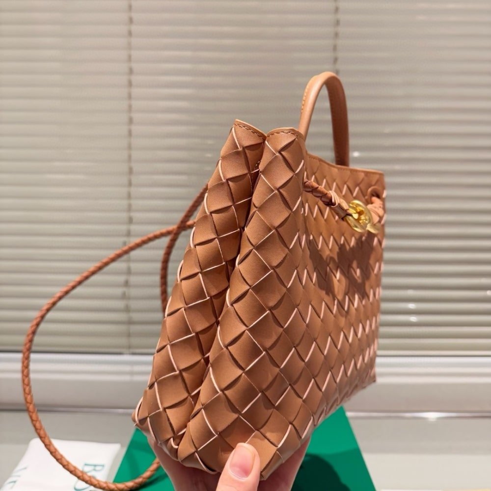 B0tt*ga Ven*ta Small Andiamo Bag In Cognac 25Cm