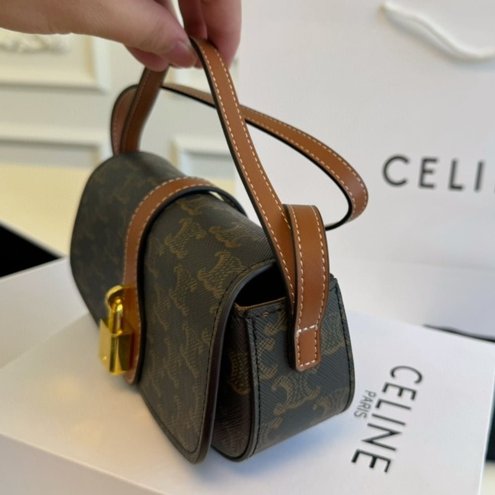 Ce1i*e Clutch On Strap Tabou In Triomphe Canvas And Calfskin Tan 20Cm 10I592Dq2 04Lu