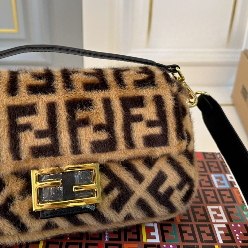 F**di Baguette Sheepskin Bag Brown 26Cm