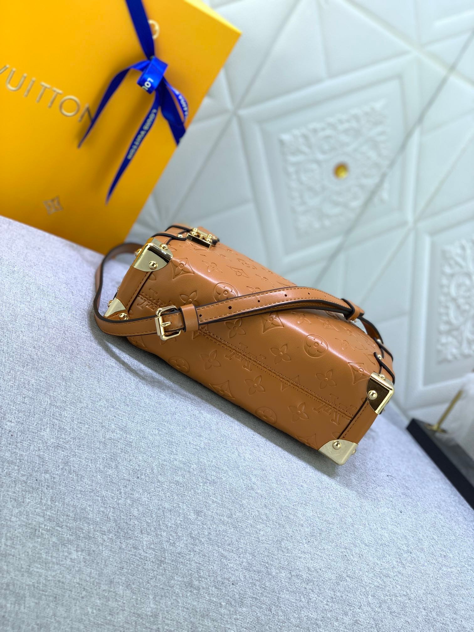 L0vis Vvtt0n Side Trunk Brown 21Cm M21741