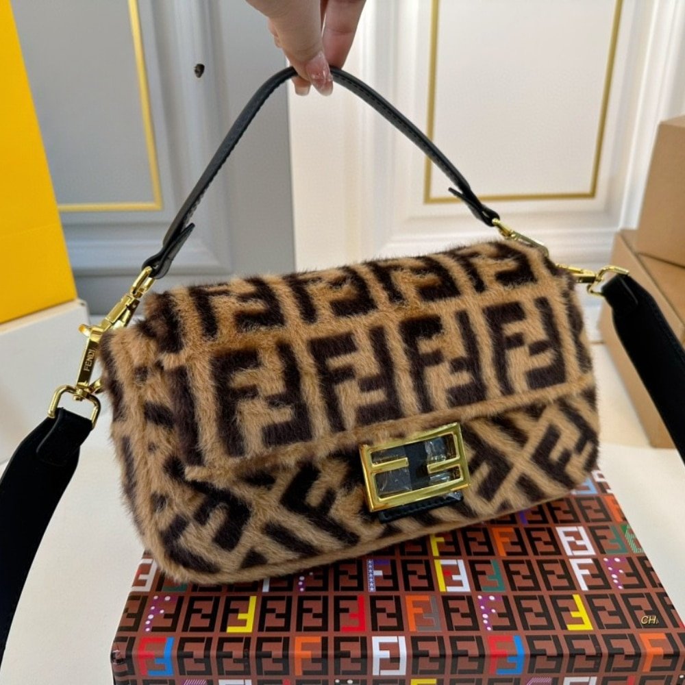 F**di Baguette Sheepskin Bag Brown 26Cm