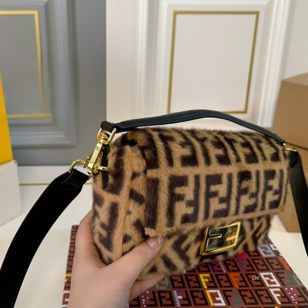 F**di Baguette Sheepskin Bag Brown 26Cm