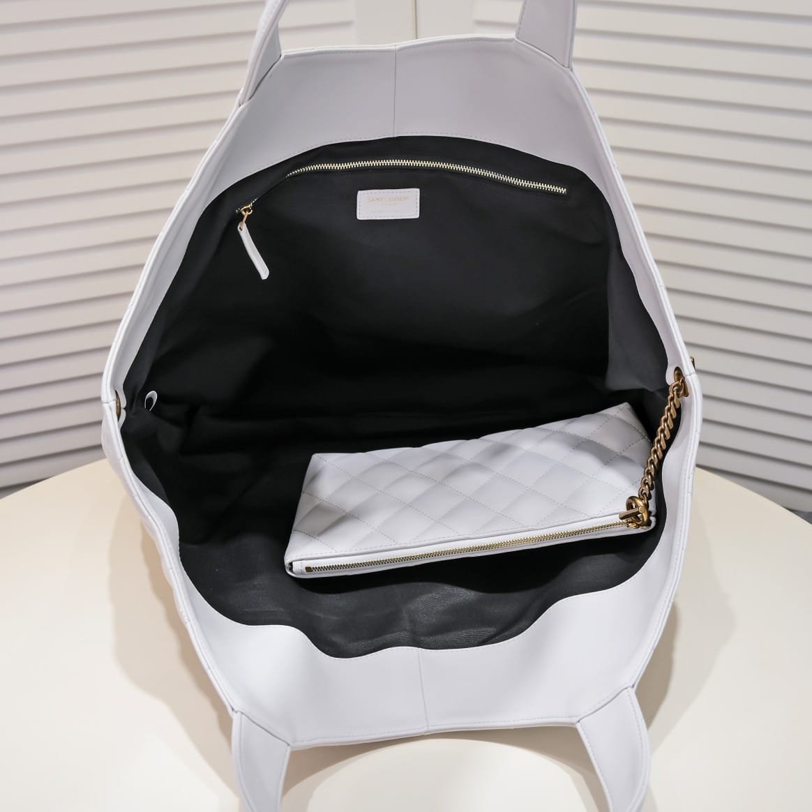 Sa1nt Lau*nt Icare Maxi Shopping Bag In Quilted White 50Cm