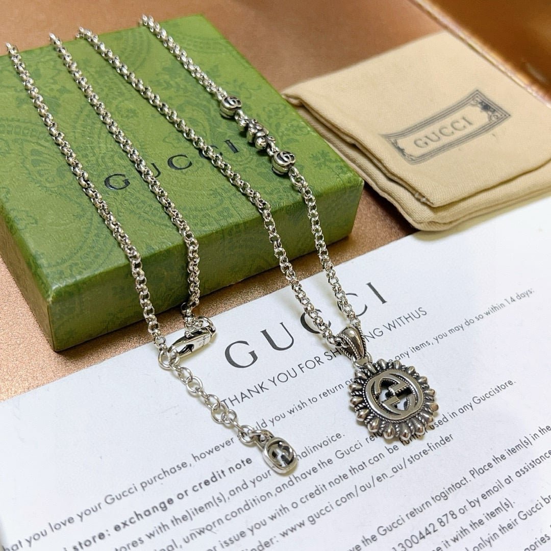 Gvc*1 Interlocking G Logo Embellished Pendant Station Necklace Gold Tone