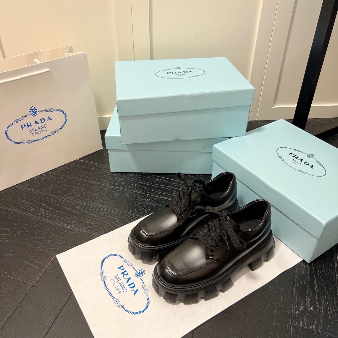 Pra*a Smooth Leather Oxford Loafers Black