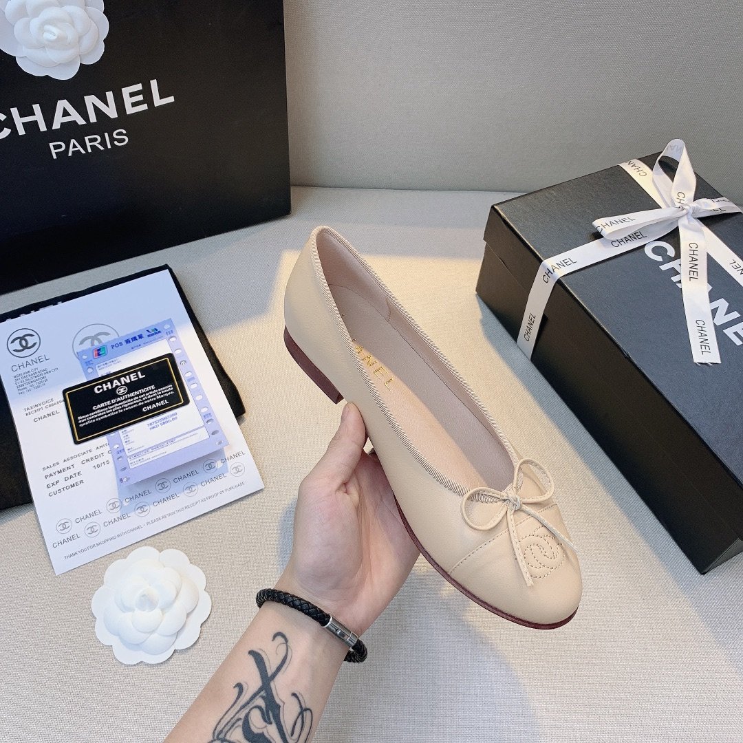 Ch**el Ballet Flats Ivory