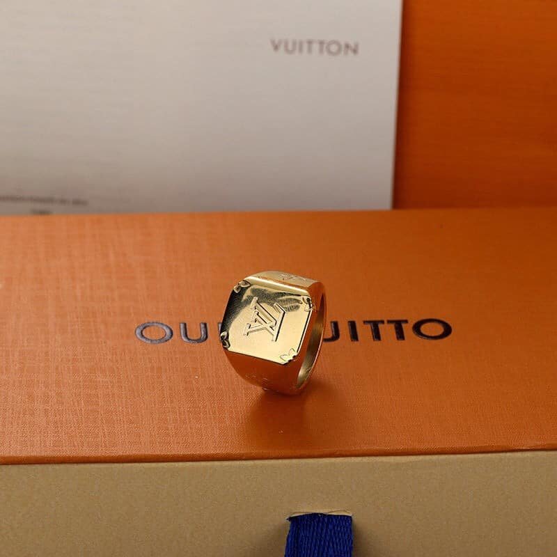 L0vis Vvtt0n Gold Ring