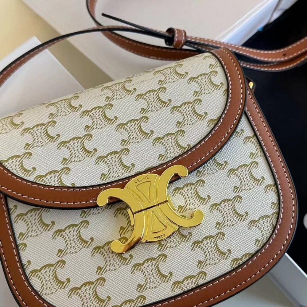 Ce1i*e Mini Besace In Triomphe Canvas And Calfskin White 18Cm 196702Bzj 01Bc