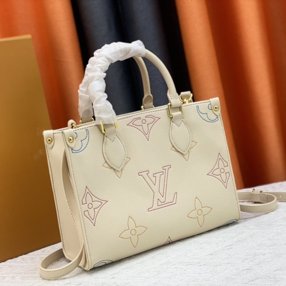 L0vis Vvtt0n Onthego PM Monogram Pattern Beige 25Cm M46629