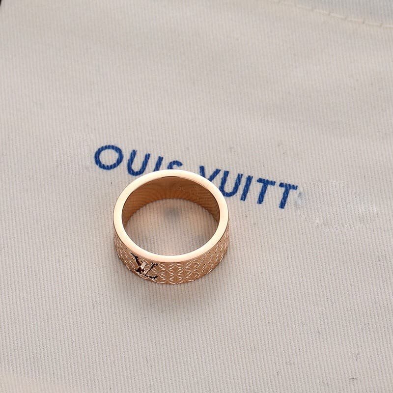 L0vis Vvtt0n Rose Gold Ring