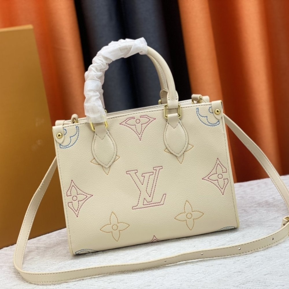 L0vis Vvtt0n Onthego PM Monogram Pattern Beige 25Cm M46629