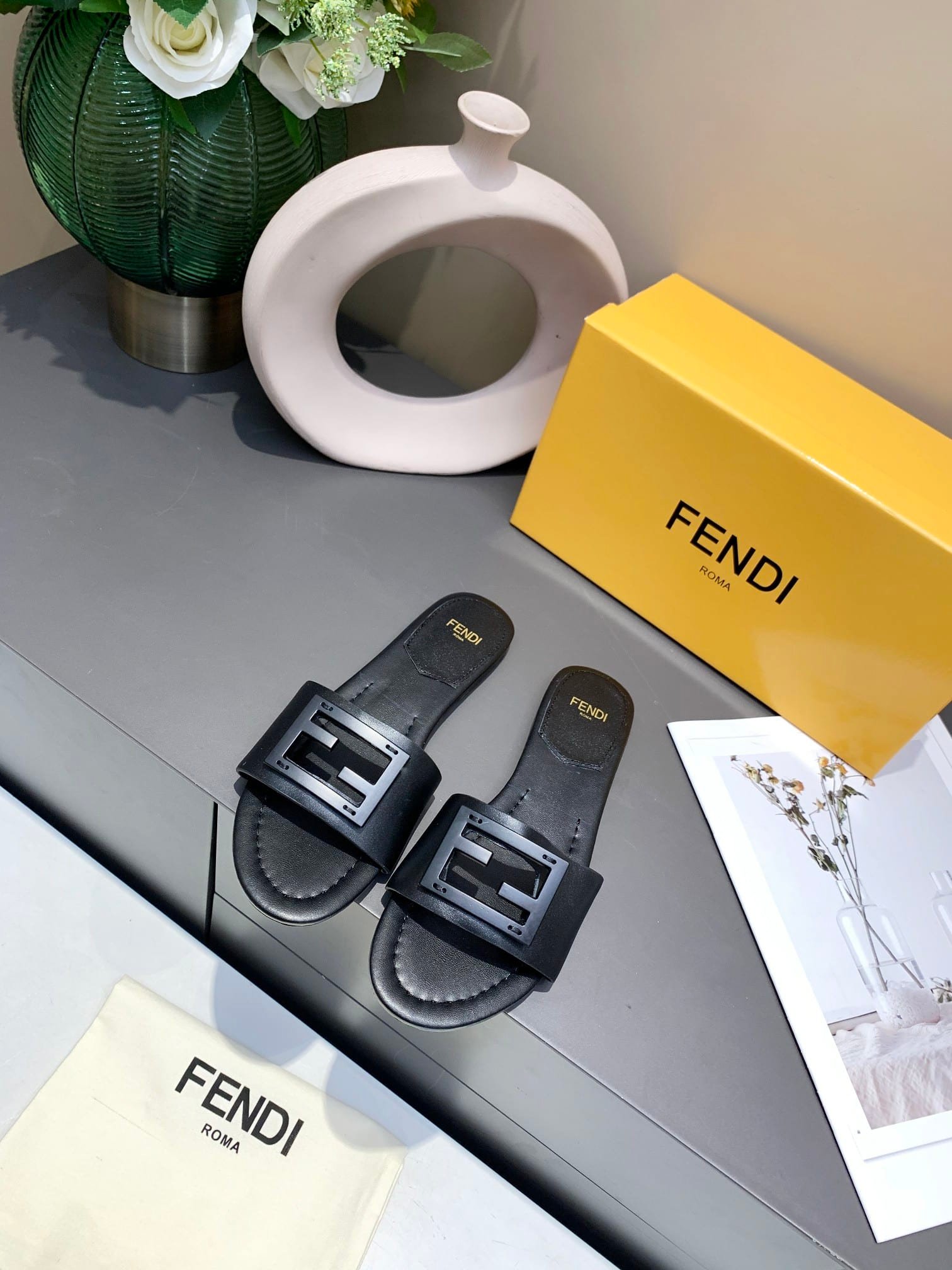 F**di Baguette Leather Slide Black 8R8136 Ae7T F0Abb