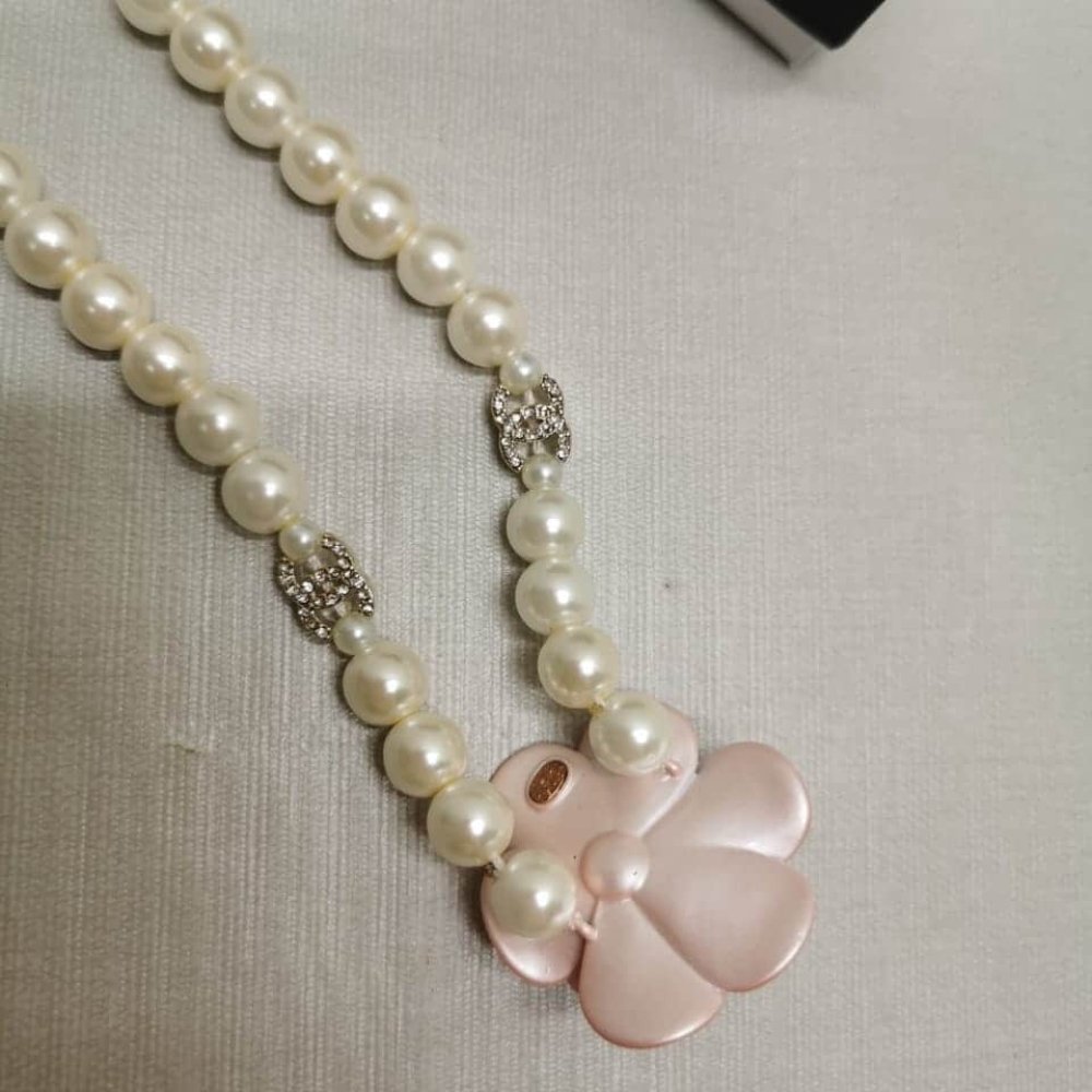 Ch**el Choker In Metal Glass Pearls Gold With Pink Pearly Flower ABA025 B09960 NL921
