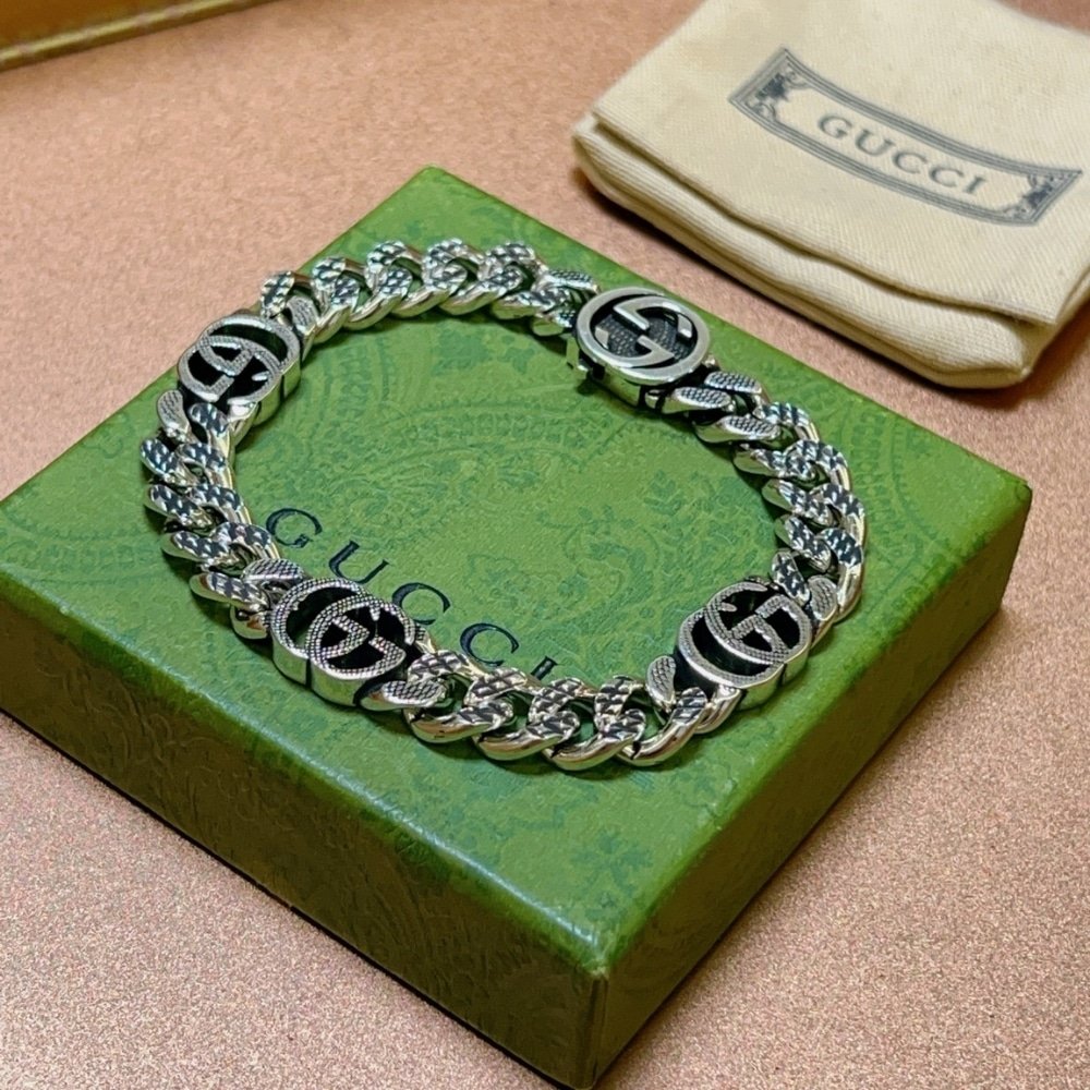 Gvc*1 Interlocking Bracelet Silver 675758 I4601 0926