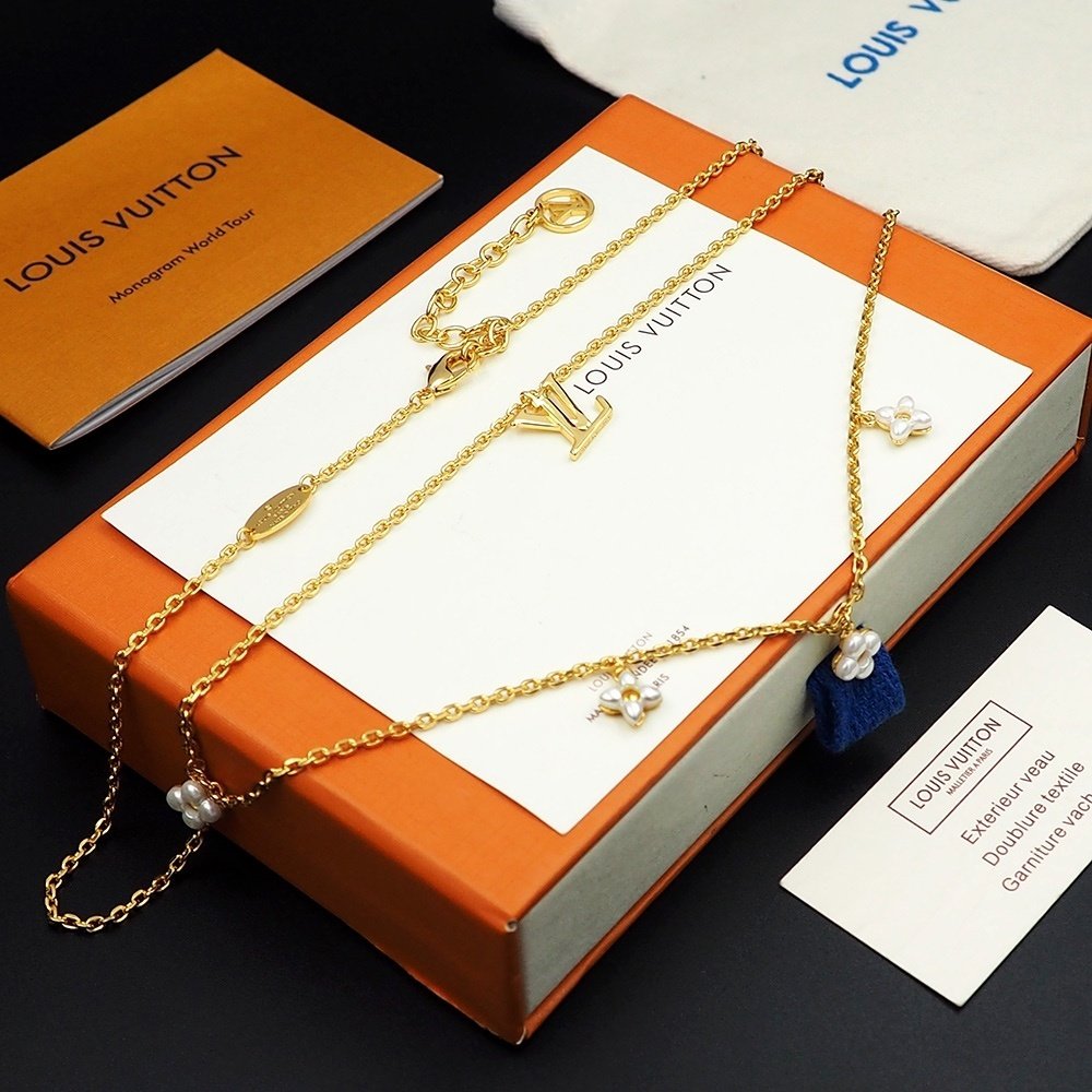 L0vis Vvtt0n Lv Floragram Necklace Gold M00981