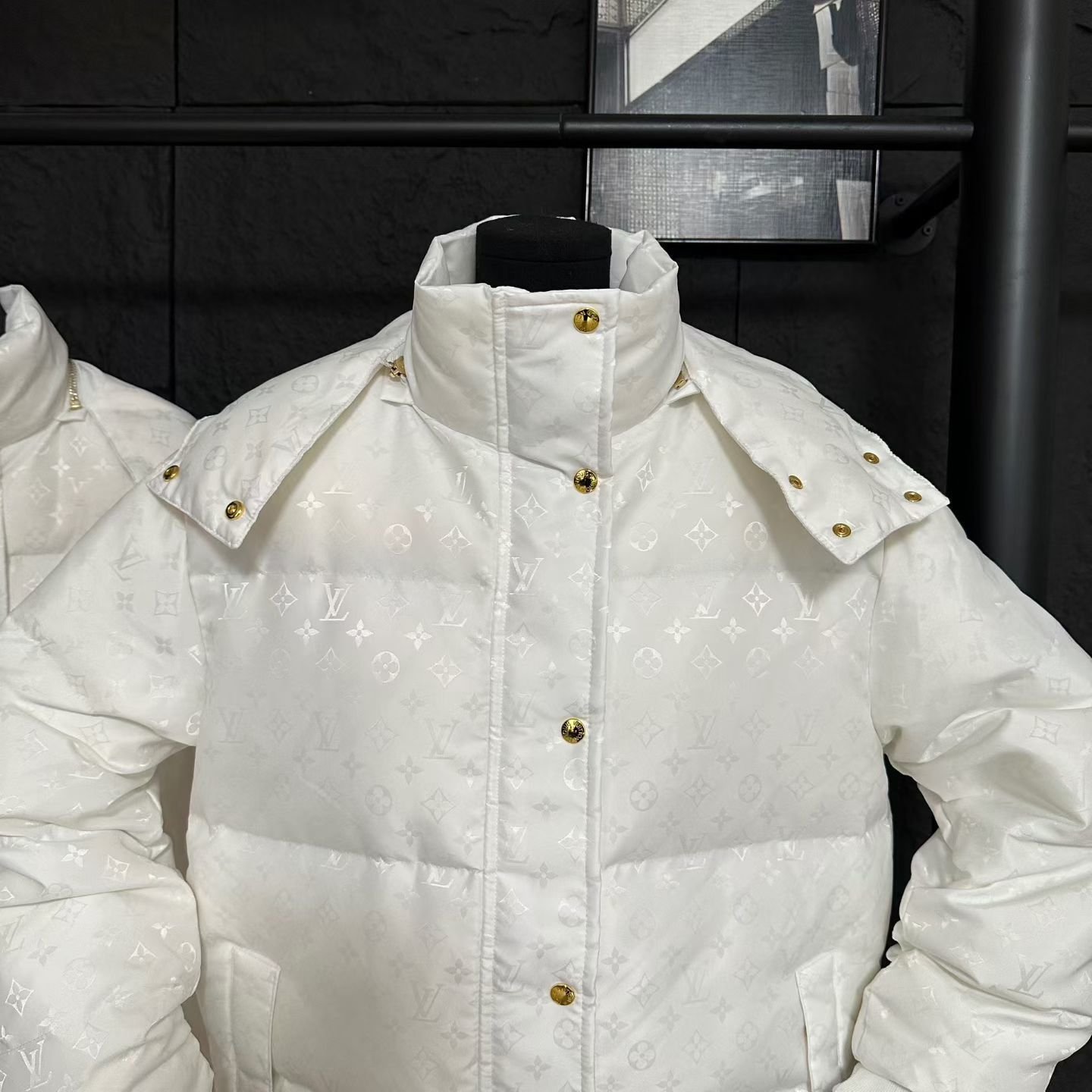L0vis Vvtt0n Monogram Puffer Jacket White 1Agaws