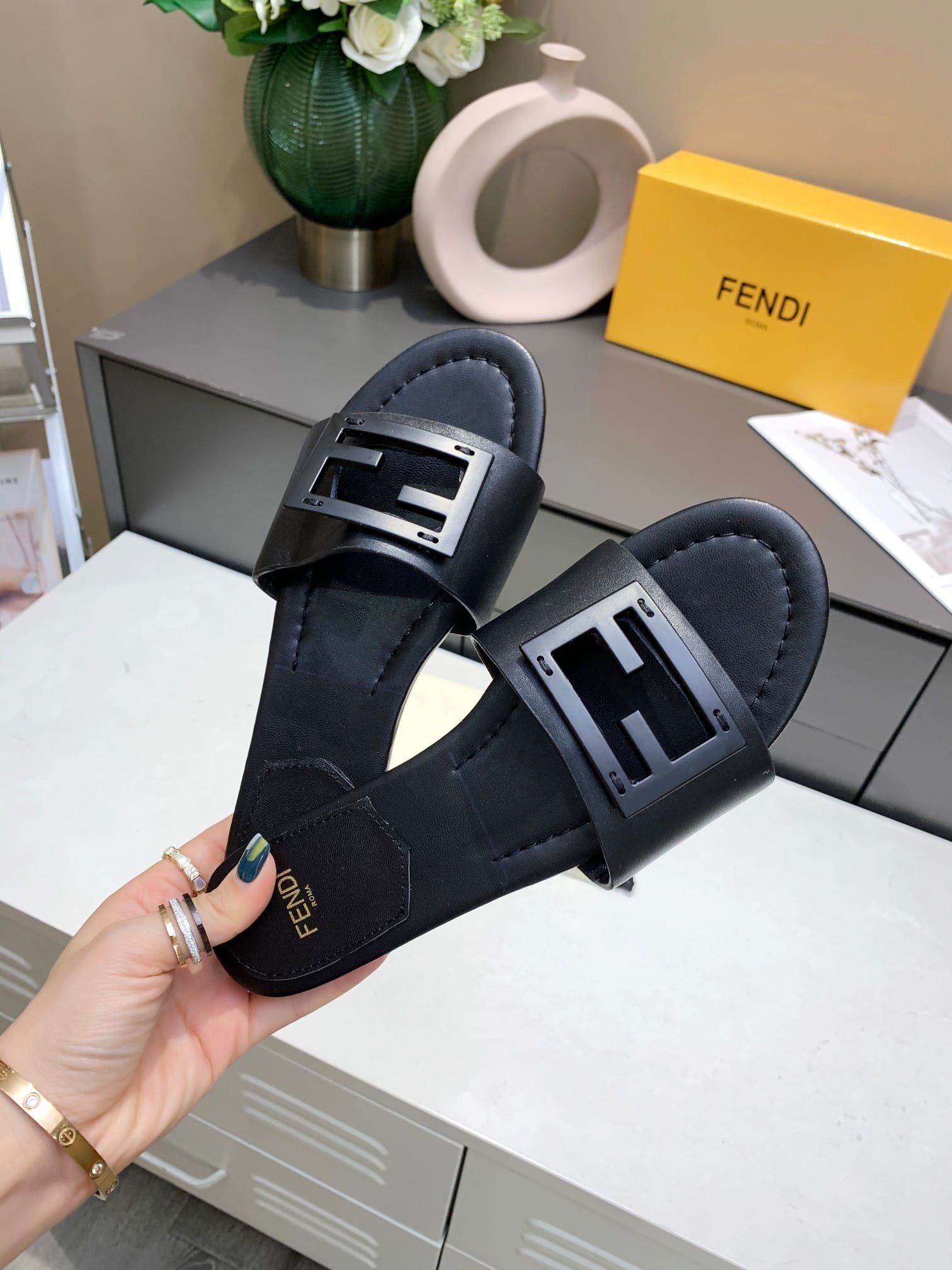 F**di Baguette Leather Slide Black 8R8136 Ae7T F0Abb