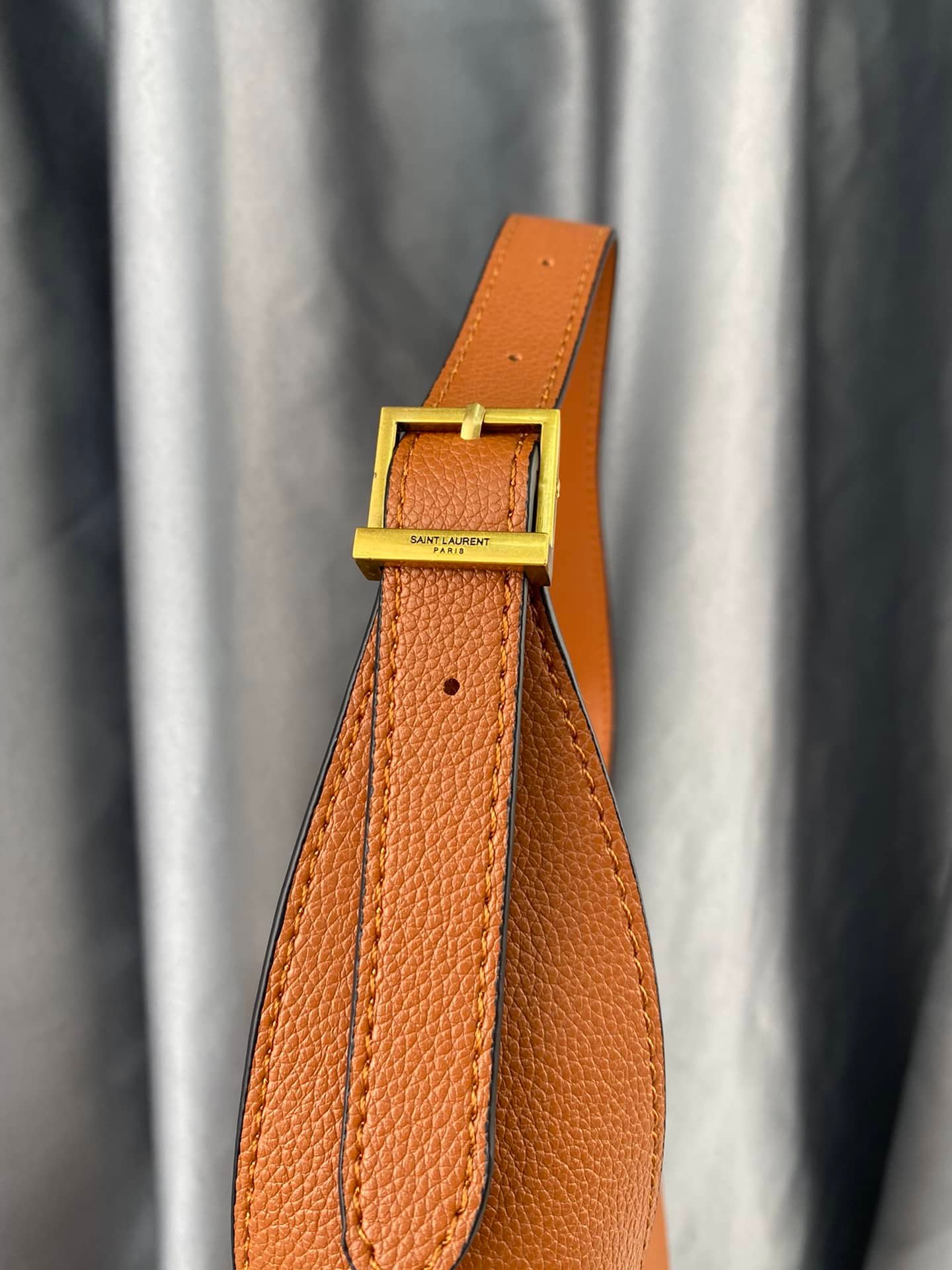 Sa1nt Lau*nt 5 À 7 Soft Small Hobo Bag In Smooth Leather Beige