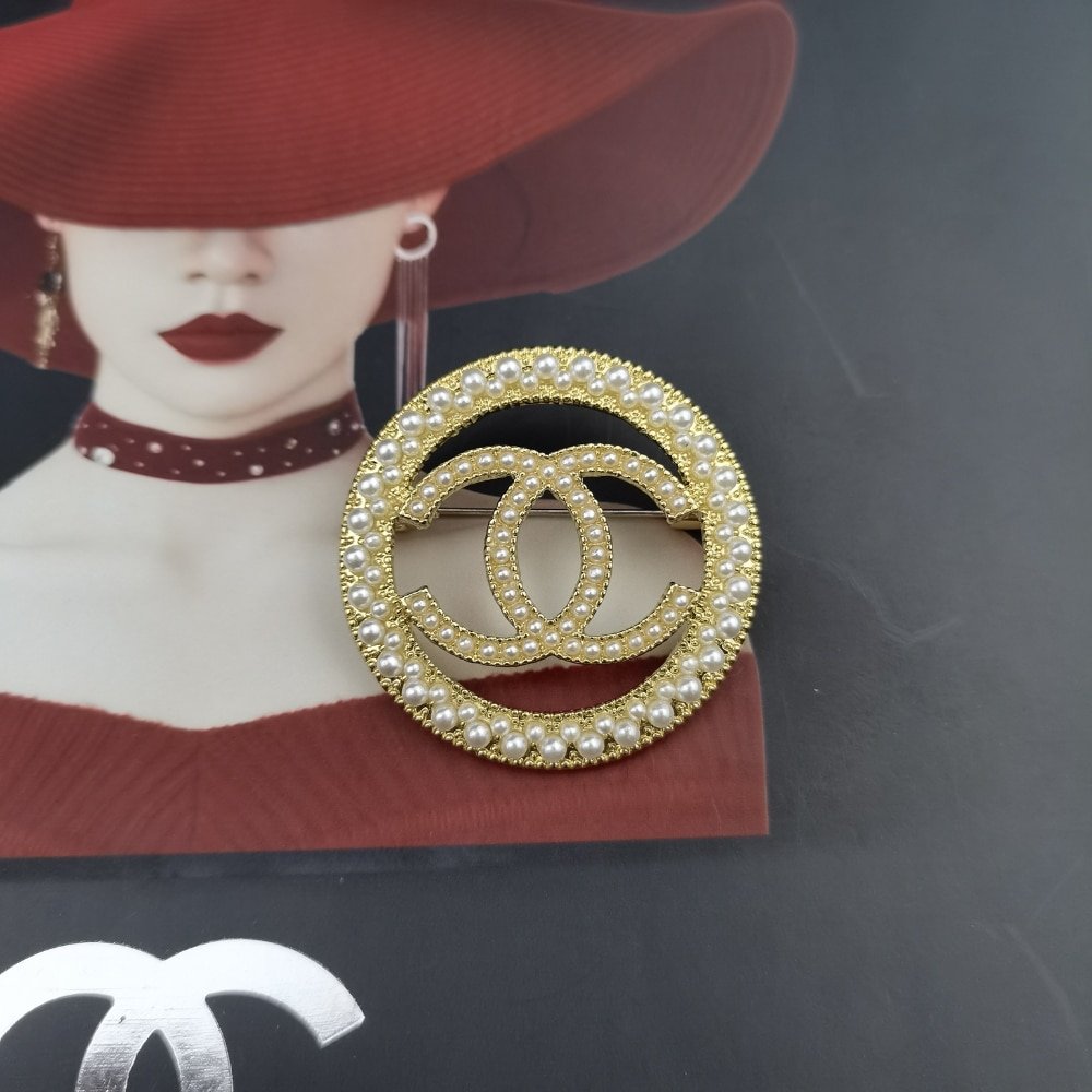 Ch**el Cc Circle Brooch Gold With Pearls